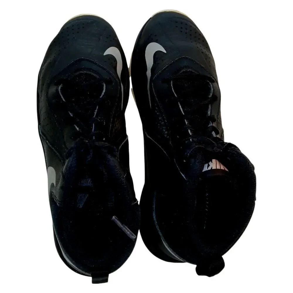 Nike Team Hustle Boys Black/White Sneakers - Size 2 Youth